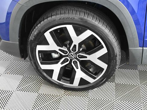 Certified 2022 Volkswagen Taos SEL AWD/4WD image 32