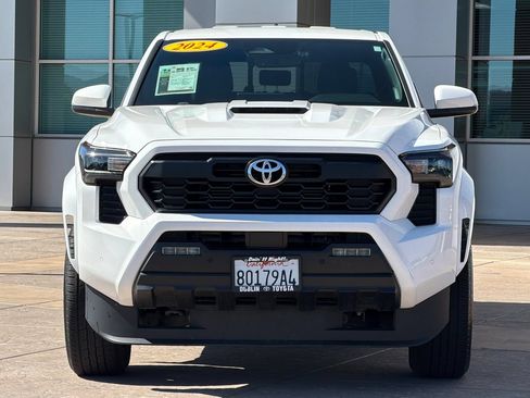 Used 2024 Toyota Tacoma TRD Sport w/ TRD Sport Upgrade Package AWD/4WD image 10