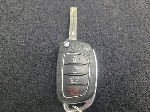 Used 2018 Hyundai Sonata SE w/ Cargo Package FWD image 32