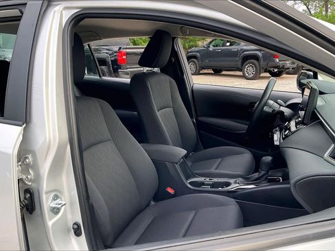 Used 2024 Toyota Corolla LE FWD image 9