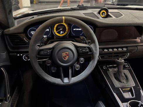 Used 2025 Porsche 911 GT3 RS RWD image 18