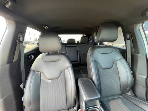 Used 2025 Jeep Compass Latitude w/ Altitude Special Edition AWD/4WD image 29