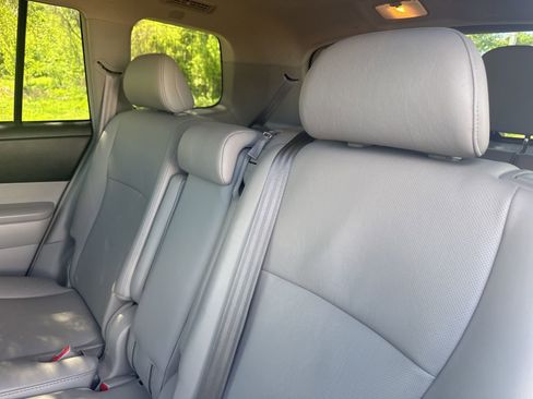 Used 2012 Toyota Highlander Limited image 23