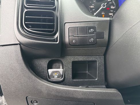 Used 2025 RAM ProMaster 2500 w/ Convenience Group image 13