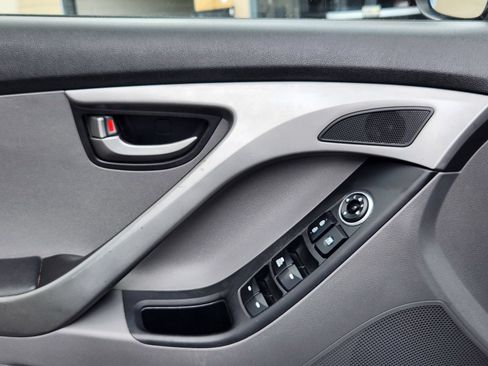 Used 2016 Hyundai Elantra SE FWD image 20