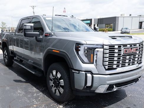 New 2026 GMC Sierra 2500 Denali w/ Technology Package AWD/4WD image 4
