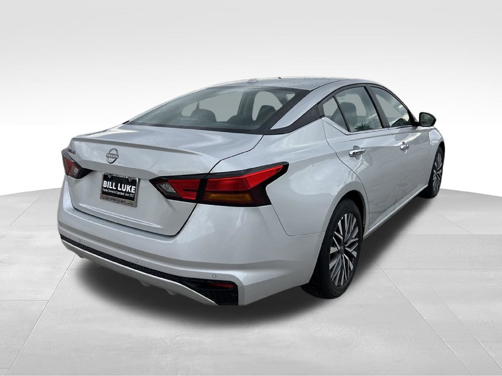 Used 2025 Nissan Altima 2.5 SV FWD image 7