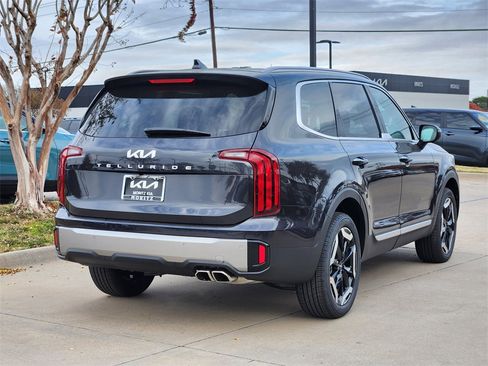 New 2025 Kia Telluride S image 4