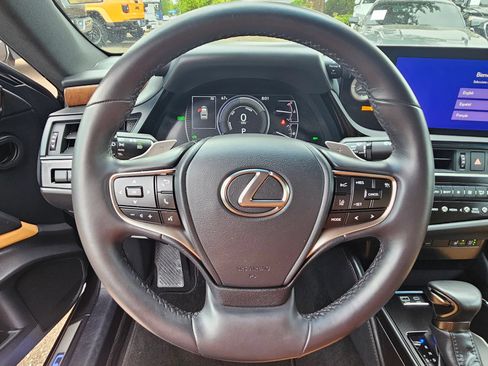Used 2024 Lexus ES 300h w/ Premium Package FWD image 14