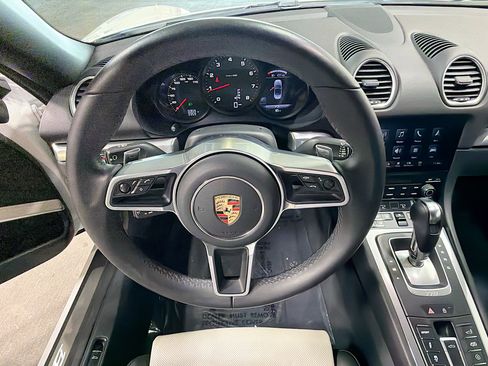 Certified 2025 Porsche 718 Boxster RWD image 34