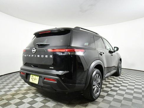 Used 2025 Nissan Pathfinder SV image 11