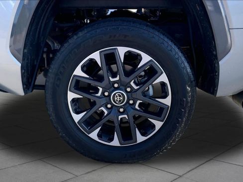 Used 2024 Toyota Tundra Limited AWD/4WD image 11