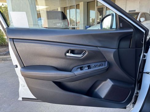 Used 2025 Nissan Sentra SV FWD image 18