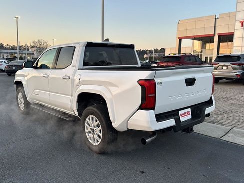 Certified 2024 Toyota Tacoma SR5 image 3