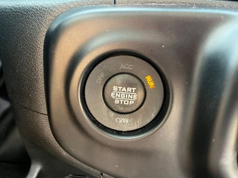 Used 2022 Jeep Gladiator Sport AWD/4WD image 24