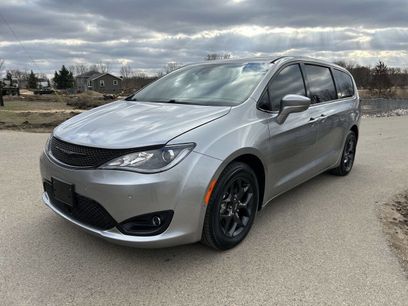 Used 2019 Chrysler Pacifica Touring Plus w/ Advanced Safetytec Group