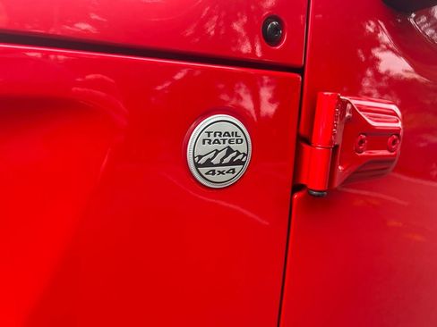 Used 2020 Jeep Gladiator Overland image 31