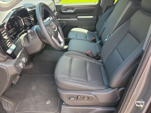 Used 2026 GMC Sierra 1500 SLT AWD/4WD image 4
