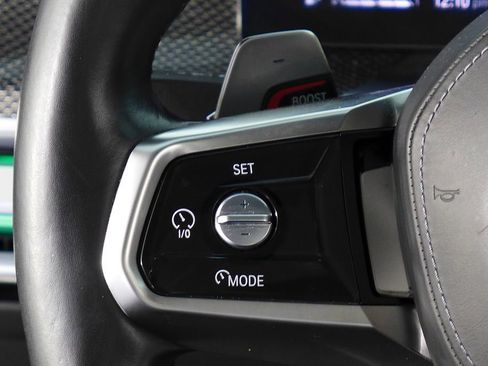 Used 2023 BMW 740i w/ Parking Assistance Package image 29