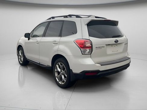 Used 2018 Subaru Forester 2.5i Touring w/ Popular Package #3B image 6