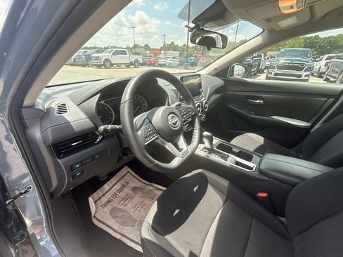 Used 2025 Nissan Sentra SV w/ All-Weather Package FWD image 13
