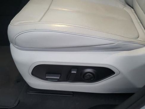 Used 2022 Jeep Grand Cherokee Overland image 23