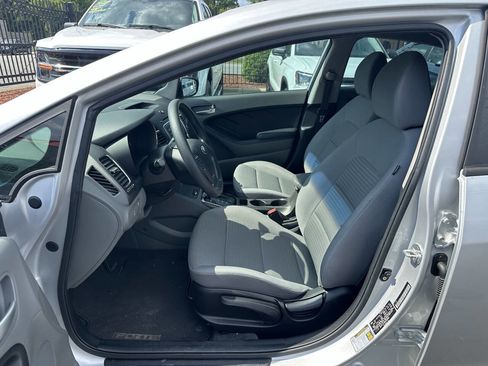 Used 2017 Kia Forte LX w/ LX Popular Package FWD image 3