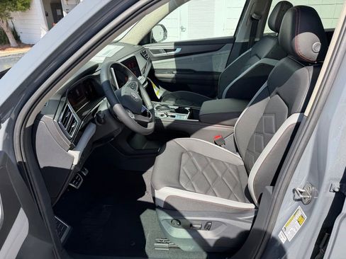 New 2026 Volkswagen Atlas Peak Edition AWD/4WD image 17