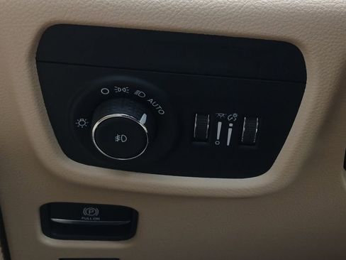 New 2026 Jeep Grand Cherokee L Limited RWD image 12