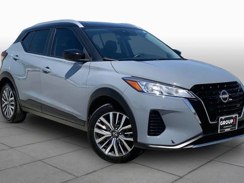 Used 2023 Nissan Kicks SV FWD image 3
