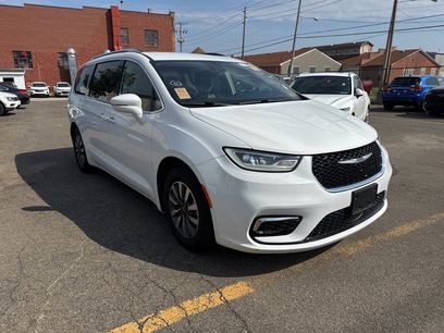 Used 2021 Chrysler Pacifica Touring-L