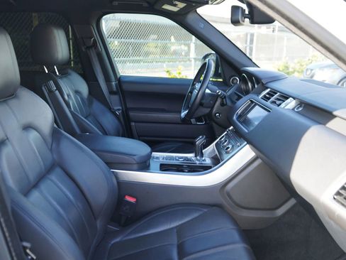 Used 2016 Land Rover Range Rover Sport SE AWD/4WD image 18