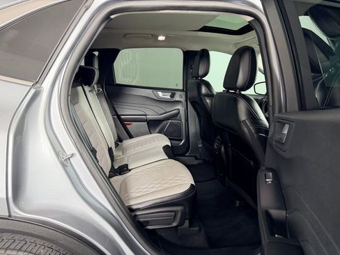 Used 2023 Ford Escape Platinum w/ Premium Technology Package image 30