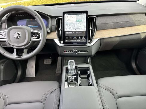 Used 2026 Volvo XC90 B6 Plus w/ Protection Package Premier AWD/4WD image 29