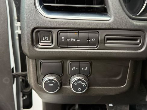 Used 2021 Chevrolet Tahoe 2WD image 23