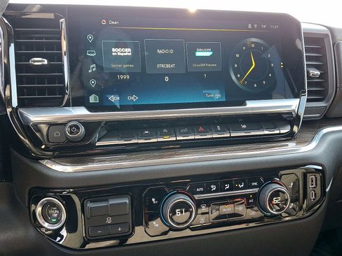 Used 2023 Chevrolet Silverado 1500 RST AWD/4WD image 19
