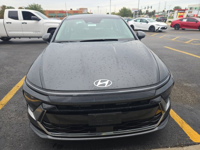 Used 2025 Hyundai Sonata SEL FWD image 2