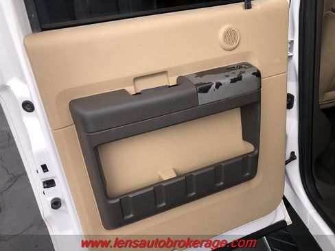 Used 2011 Ford F250 Lariat w/ Lariat Interior Pkg image 14