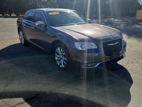 Used 2018 Chrysler 300 Limited w/ Safetytec Plus Group image 13