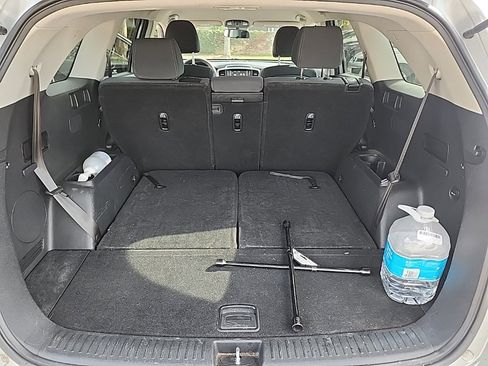 Used 2019 Kia Sorento LX image 12