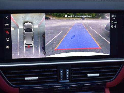 Used 2023 Porsche Cayenne Turbo w/ Premium Package Plus image 31