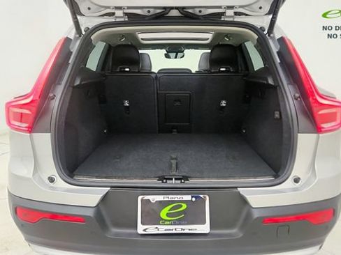 Used 2025 Volvo XC40 B5 Plus AWD/4WD image 29
