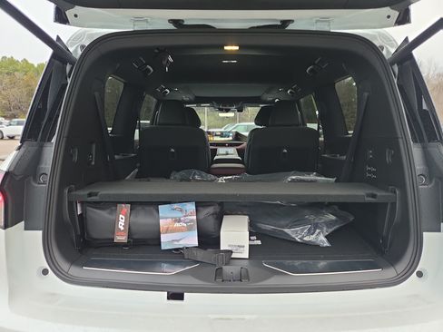 Used 2026 INFINITI QX80 Autograph w/ Premium Cargo Package AWD/4WD image 9