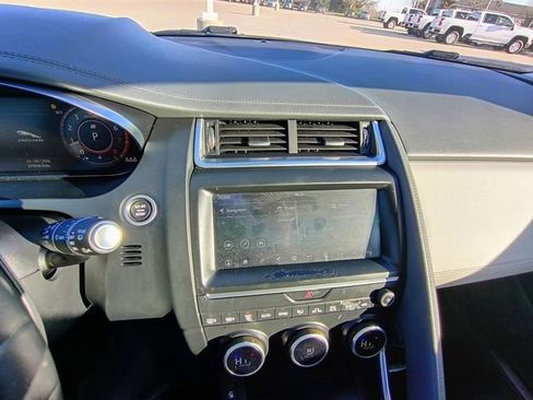 Used 2020 Jaguar E-PACE SE image 29