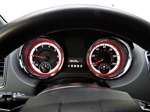 Used 2016 Dodge Grand Caravan SE image 14