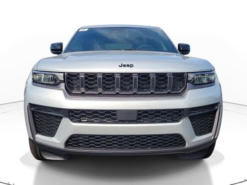 New 2026 Jeep Grand Cherokee L 2WD image 3