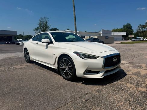 Used 2017 INFINITI Q60 2.0t w/ Premium Plus Package 2.0T AWD/4WD image 2
