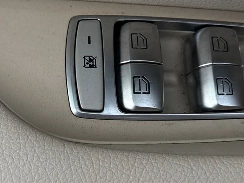 Used 2018 Mercedes-Benz E 300 image 39
