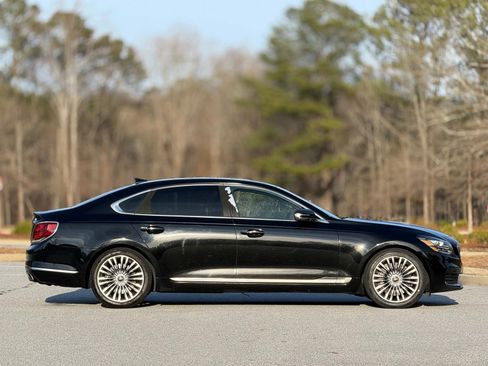 Used 2020 Kia K900 Luxury image 11