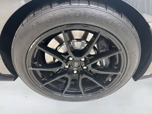 Used 2020 Ford Mustang Shelby GT350 w/ Technology Package image 16